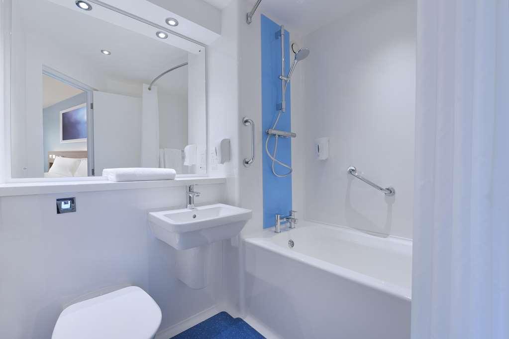 Travelodge Bath Waterside المظهر الخارجي الصورة