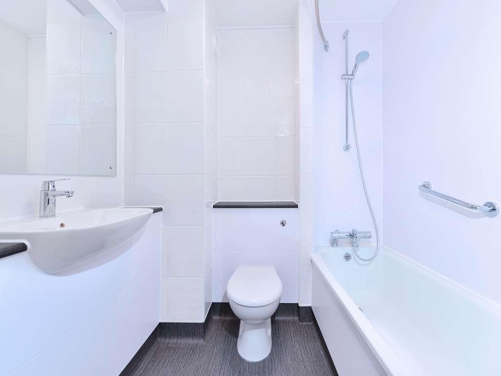 Travelodge Bath Waterside المظهر الخارجي الصورة