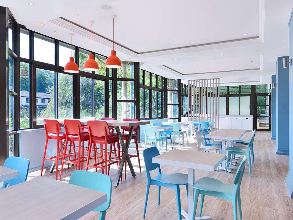 Travelodge Bath Waterside المطعم الصورة