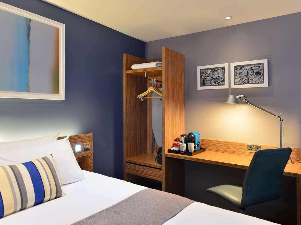 Travelodge Bath Waterside الغرفة الصورة